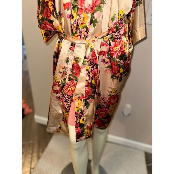 Women's Pink Floral Kimono Robe with Belt One Size - Picture 7 of 7
